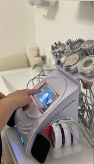 Coafor cosmetica manichiura masaj Floreti Cluj 16