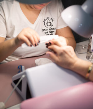 manichiura floresti 4